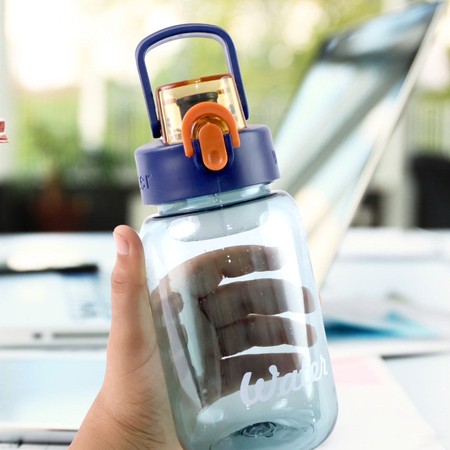 Blue Plastic Leak-Proof Flip Cap & Safty Lock Water Bottle (600ml Approx / 1 Pc) Blue Plastic Leak-Proof Flip Cap & Safty Lock Water Bottle (600ml Approx / 1 Pc)